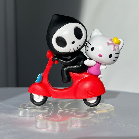 Rare Hello Kitty x Tokidoki 7-11 Scooter Ride Kitty Adios 2011 Hong Kong Collab - Picture 2 of 9